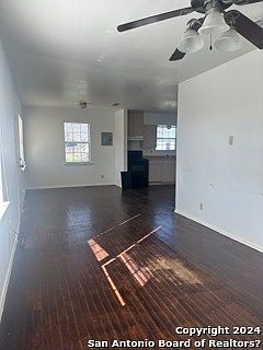 5th image of 186 Avenue G