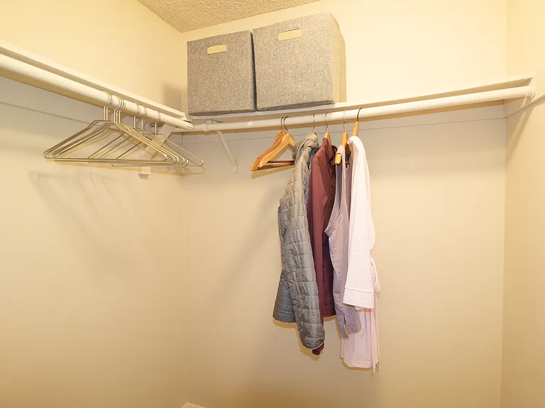 Gold Coast Apartments — Photo 26