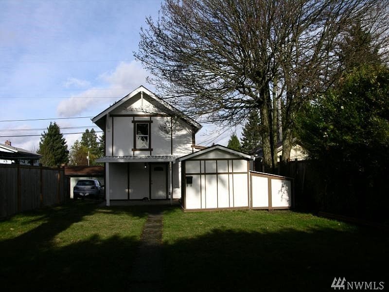 1st image of 1009 S 61st St