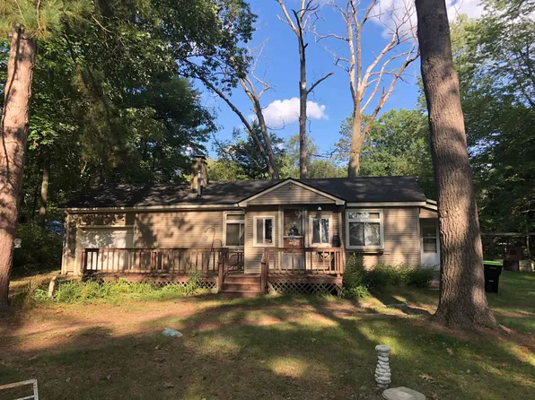 210 Silver Lake Dr, Lake, MI 48632