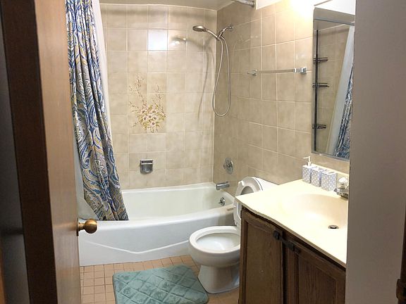 5th image of 221 W 24th St Unit 1