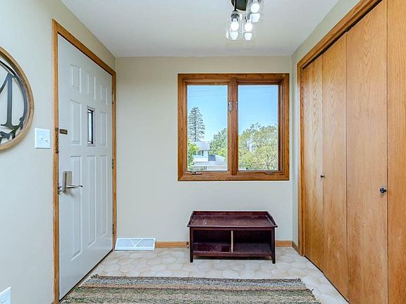 3rd image of 715 N 13TH STREET