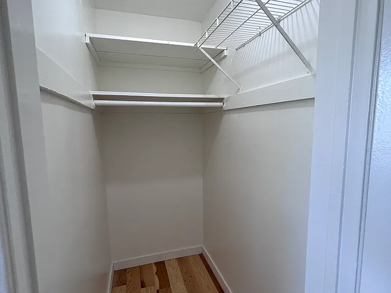 1627 Manning Ave #4 — Photo 9