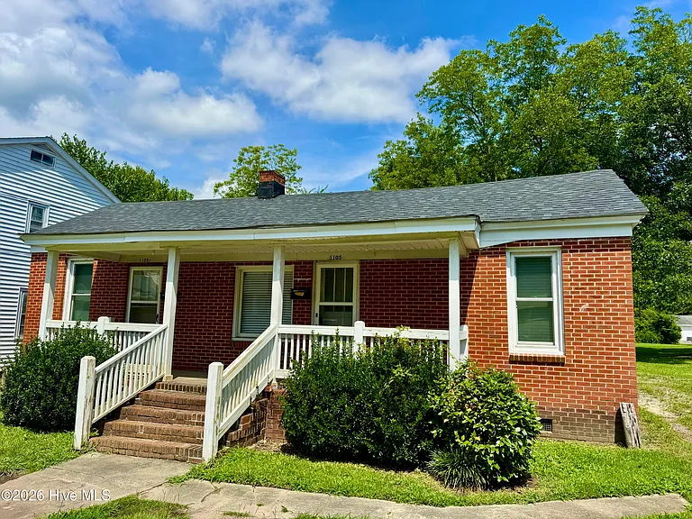1105 College St — Photo 14