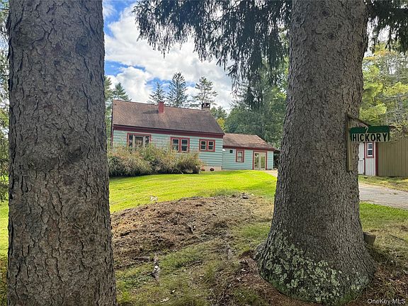 4th image of 2 Hickory Lane #RD19