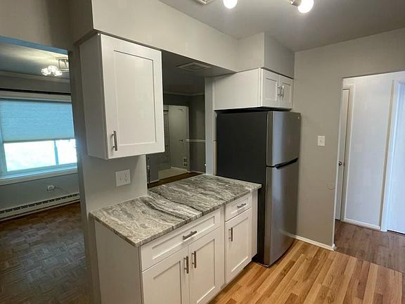 4th image of 147 Hughes Ave