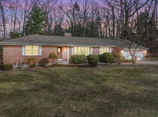 4 Dogwood Ln, Farmington, CT 06032