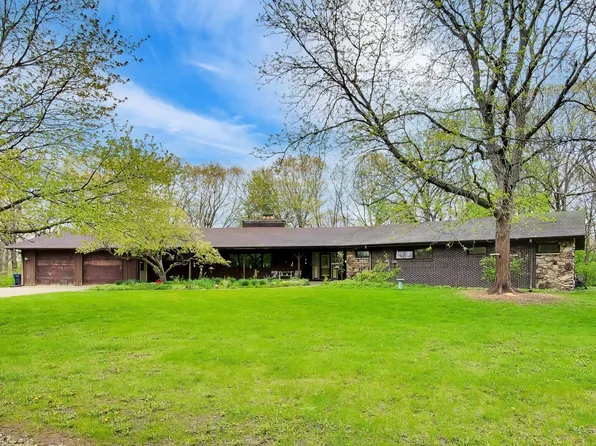 27125 N Williams Park Rd, Wauconda, IL 60084