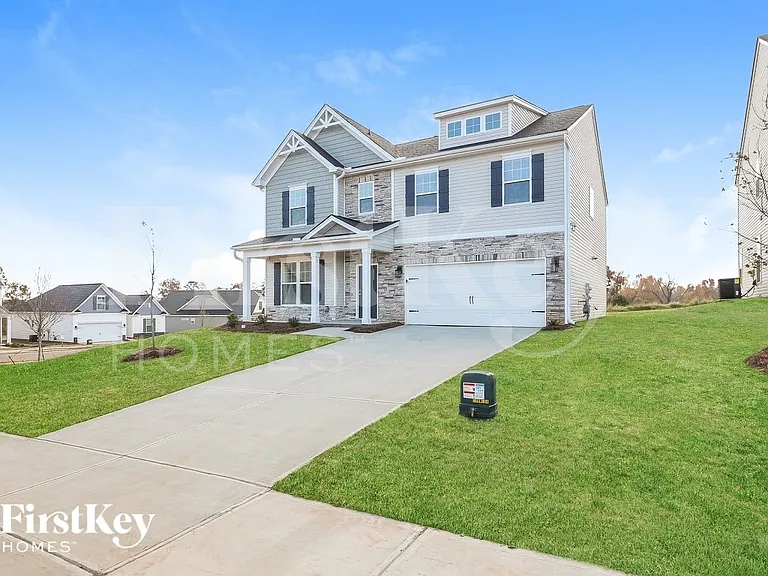 701 Birchcrest Way — Photo 2