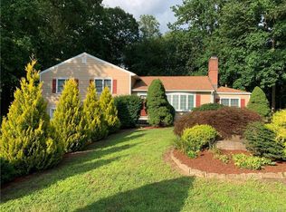 168 Tanglewood Rd, Trumbull, CT 06611