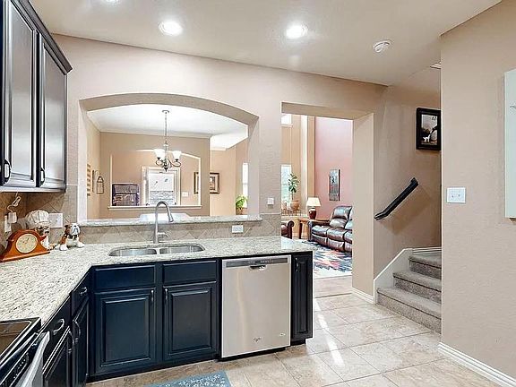 4th image of 6948 Carrington Ln