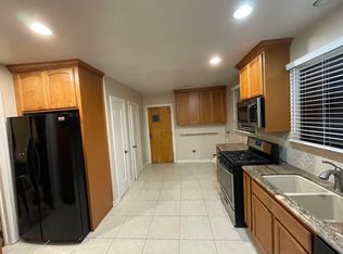 134 E Acacia St, Salinas, CA 93901