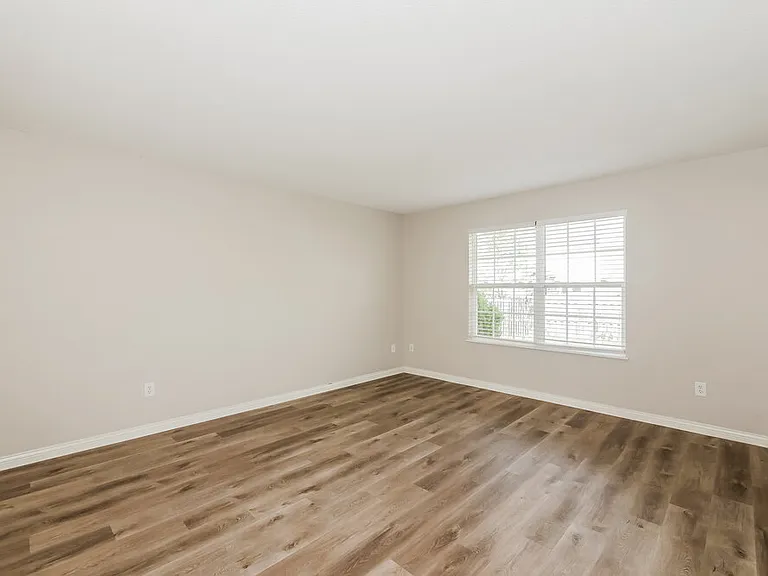 1859 Ernest Dr — Photo 10