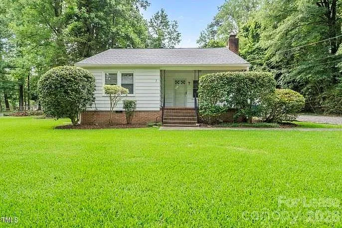7 Meadowbrook Ave — Photo 1