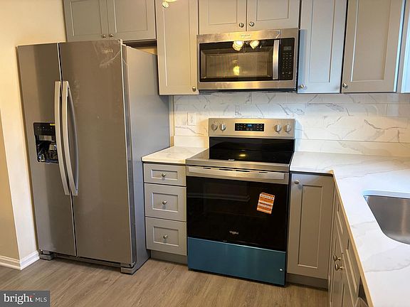 2nd image of 30 Guinevere Ct
