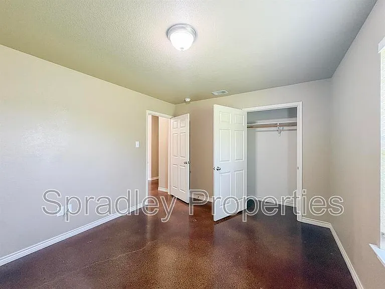 1513 Brady Way — Photo 10