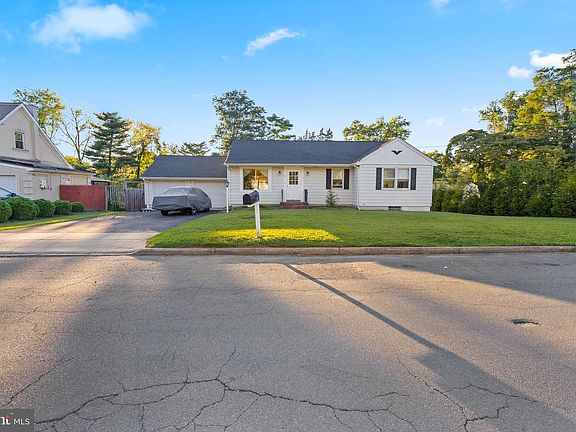 2nd image of 141 Crest Ave