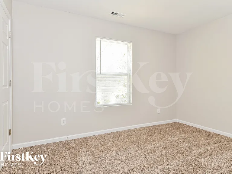 3902 Edgewood Terrace Dr — Photo 12