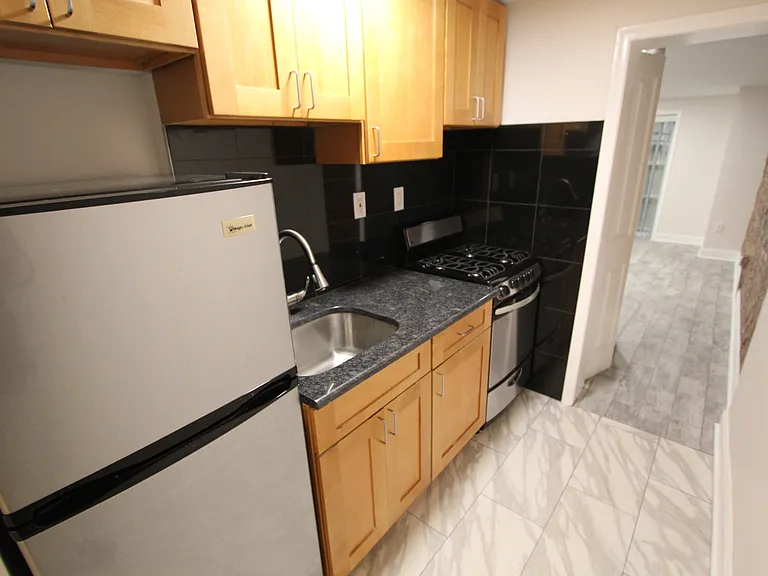 729 S 16th St #1R — Photo 5