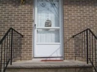 1 Circuit Ln, Watertown, MA 02472