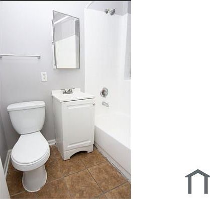 5th image of 224 N Pine Ave APT 3N