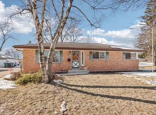 5215 Morningside Dr, Greendale, WI 53129