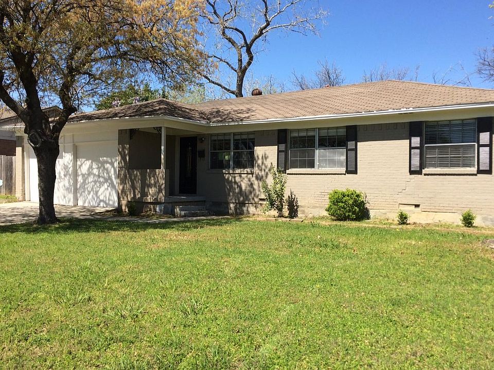 1st image of 3035 Valwood Pkwy
