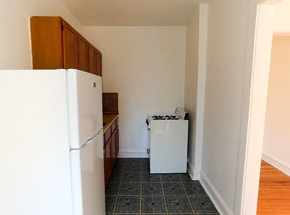 3rd image of 4604 N Beacon St APT B4