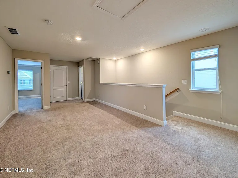 95 Silver Creek Place St — Photo 4