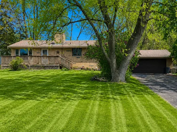 13980 W Stonegate Rd, Wadsworth, IL 60083