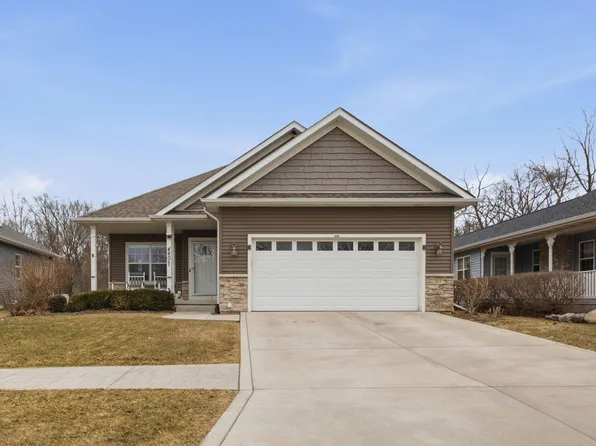 460 O'Hagan Dr, Crown Point, IN 46307