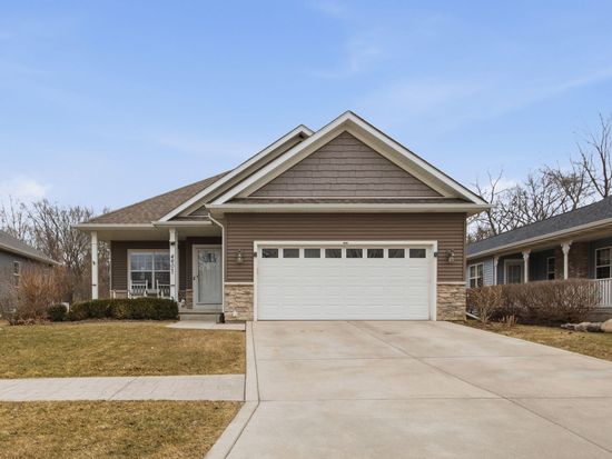 460 O'Hagan Dr, Crown Point, IN 46307