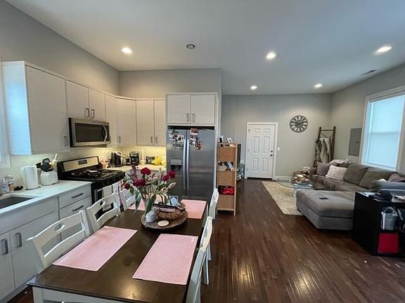 2nd image of 528 N Hartland Ct #2F