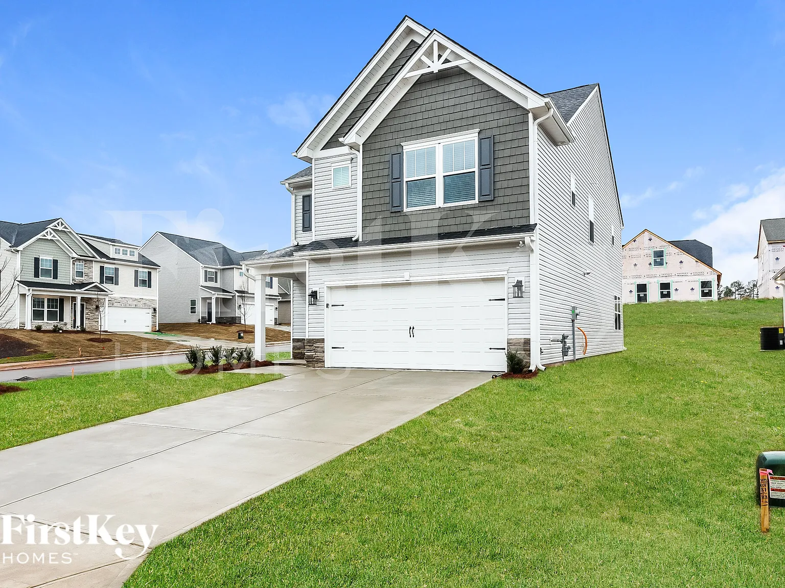 3 bed, 2.0 bath, 2250 sqft, $2,180 — Photo 2