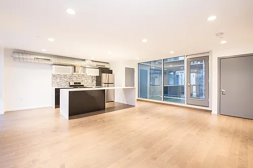 1531 N Franklin St #A5 Photo 1 1531 N Franklin St #A5 Photo 1