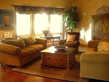 Quality construction incl Pella windows