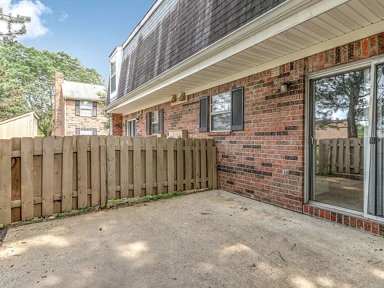Ashley Pointe — Photo 13