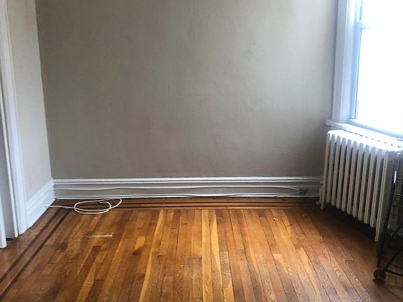 4th image of 151 Tulip Ave