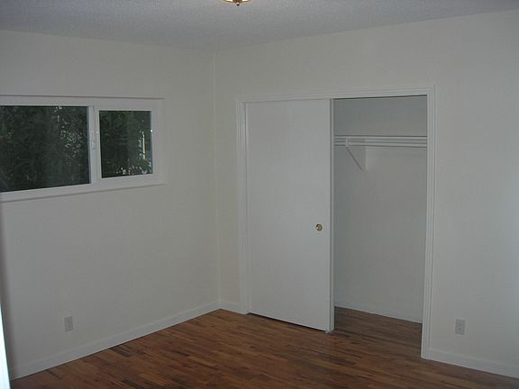 2nd image of 1309 N Poinsettia Pl APT 6