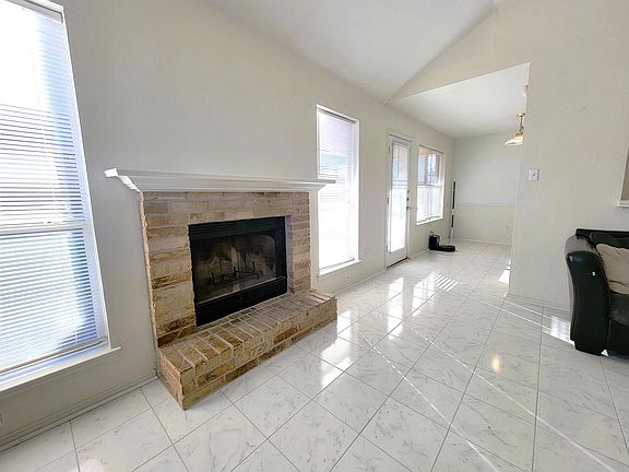 5th image of 2303 Rainforest Ln