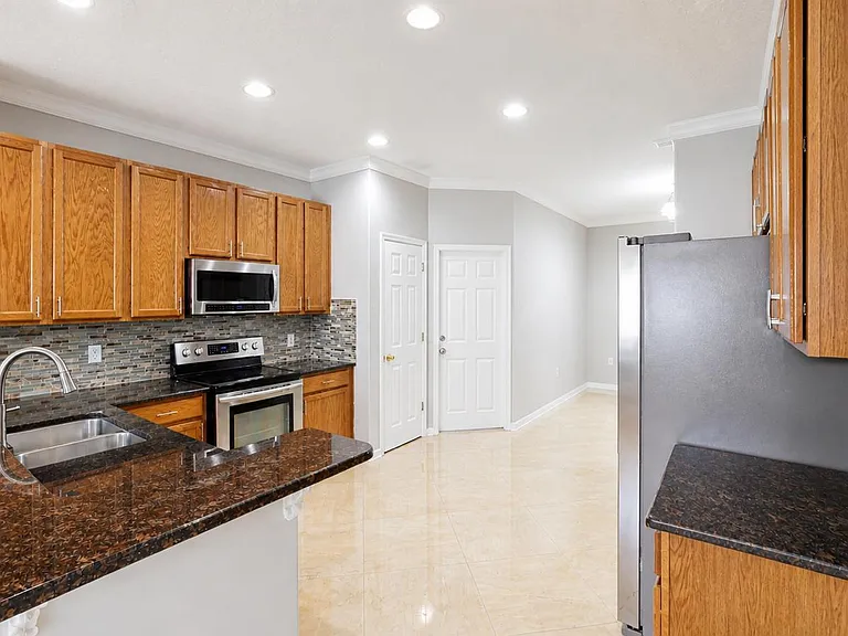 8848 Cameron Crest Dr — Photo 2