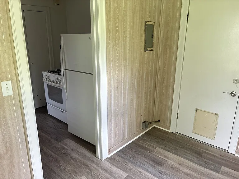 1111 Seminary Ave — Photo 11