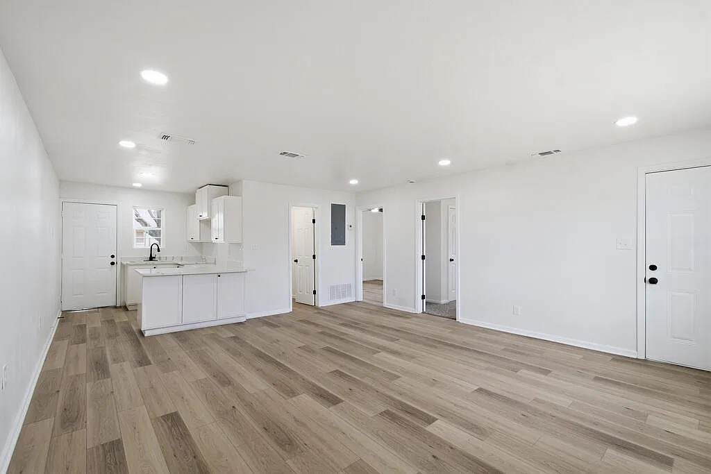 2 bed, 1.0 bath, 800 sqft, $1,750 — Photo 4