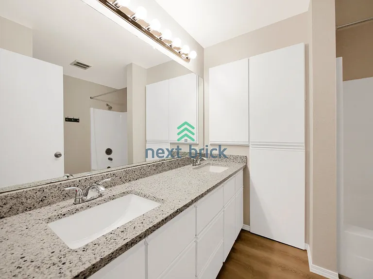 1270 Bellevue Way NE #3 — Photo 12