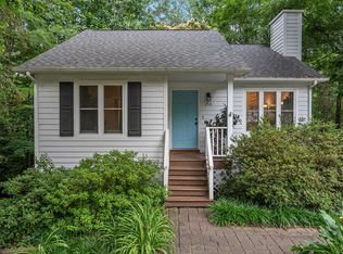 208 Fan Branch Ln, Chapel Hill, NC 27516