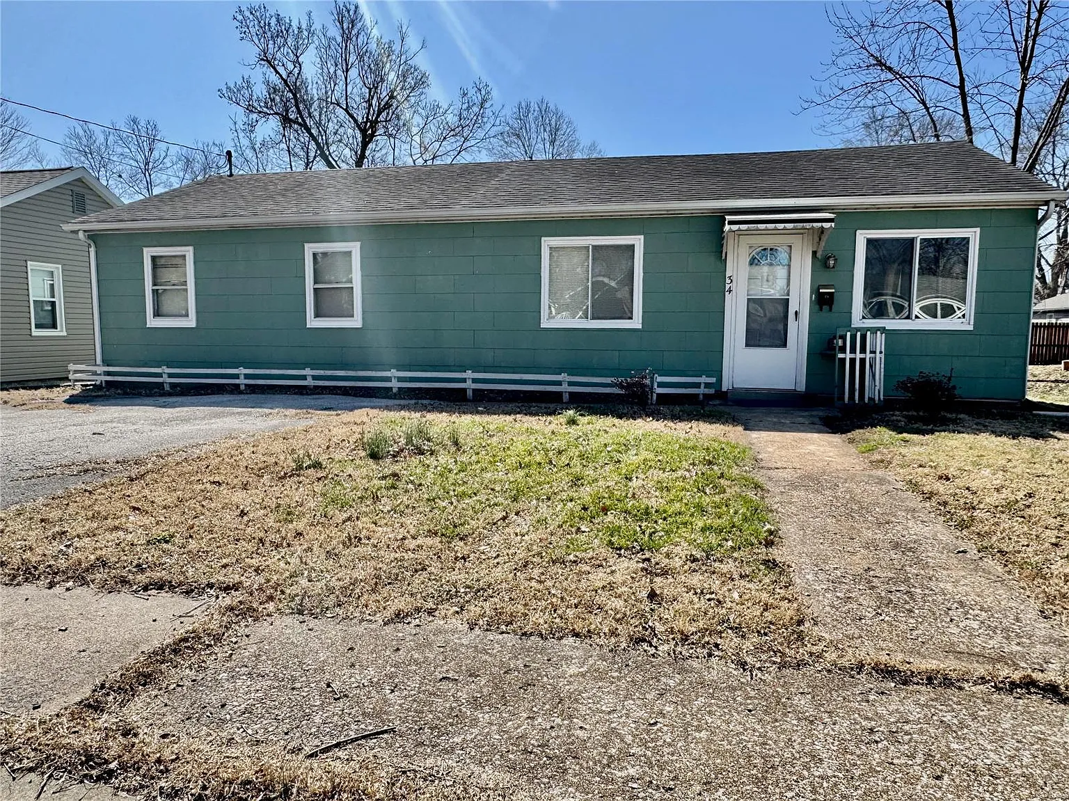 34 W Oak St photo 1