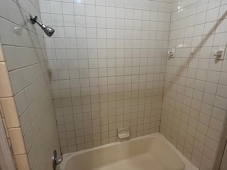 406 Highland Ave SW #2 — Photo 8