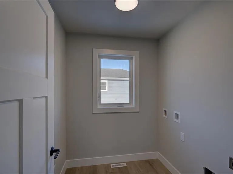 4880 Romaine Rd — Photo 31