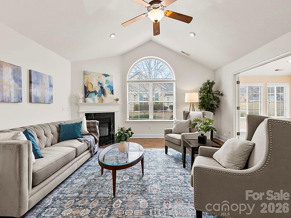2nd image of 92 Mountain Meadow Cir