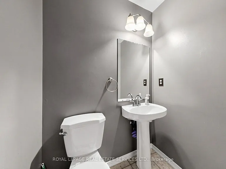 100 Georgian Dr — Photo 17